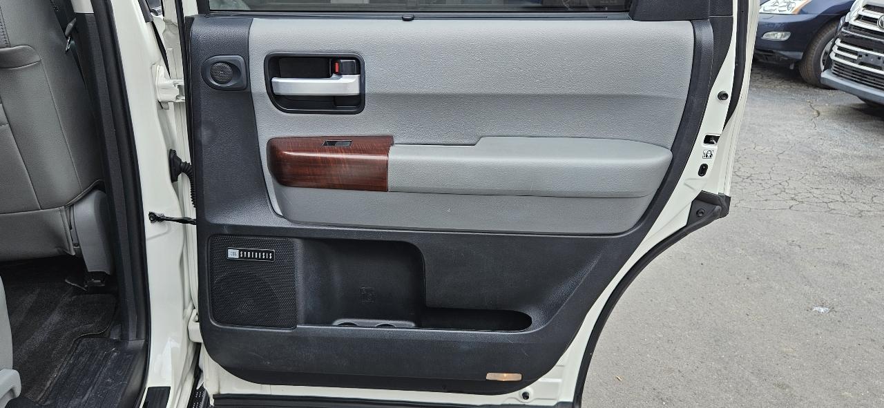 Toyota Sequoia 4WD 5.7L Platinum (Natl) 2012