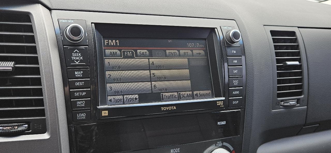 Toyota Sequoia 4WD 5.7L Platinum (Natl) 2012