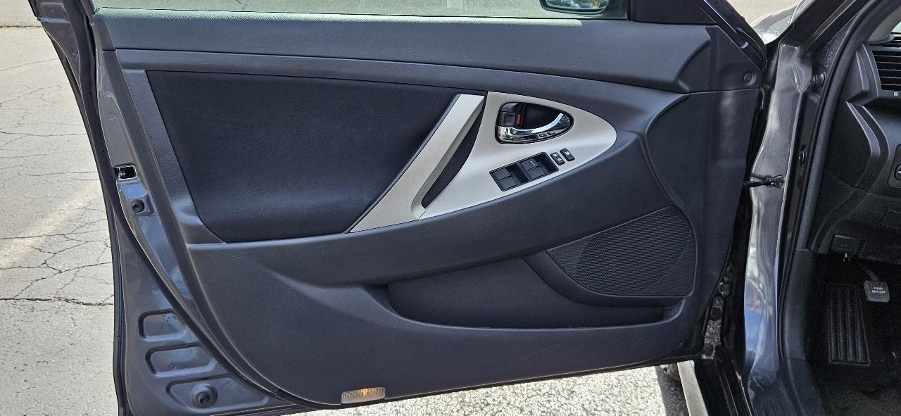 Toyota Camry 4dr Sdn I4 Auto SE (Natl) 2008