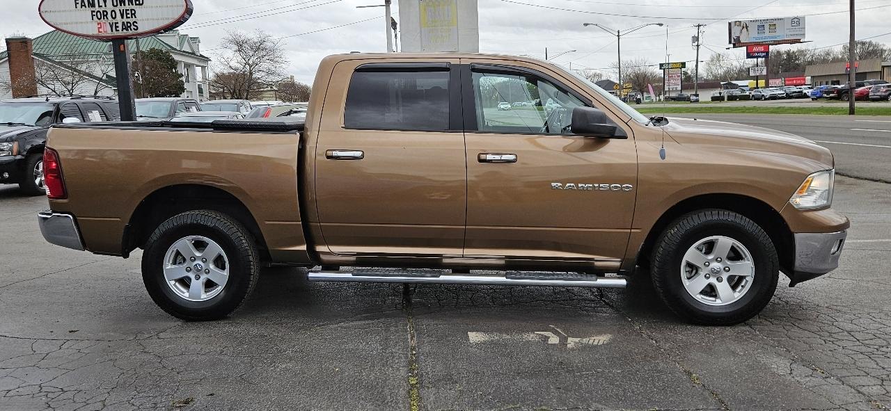 RAM 1500 4WD Crew Cab 140.5" Big Horn 2011
