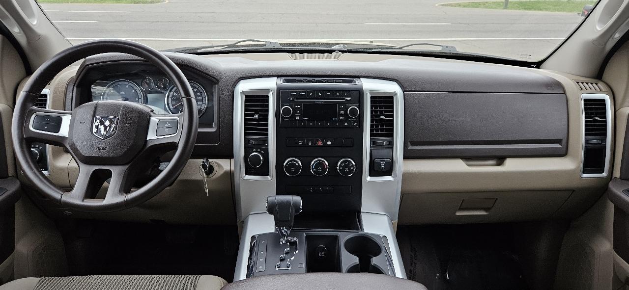 RAM 1500 4WD Crew Cab 140.5" Big Horn 2011