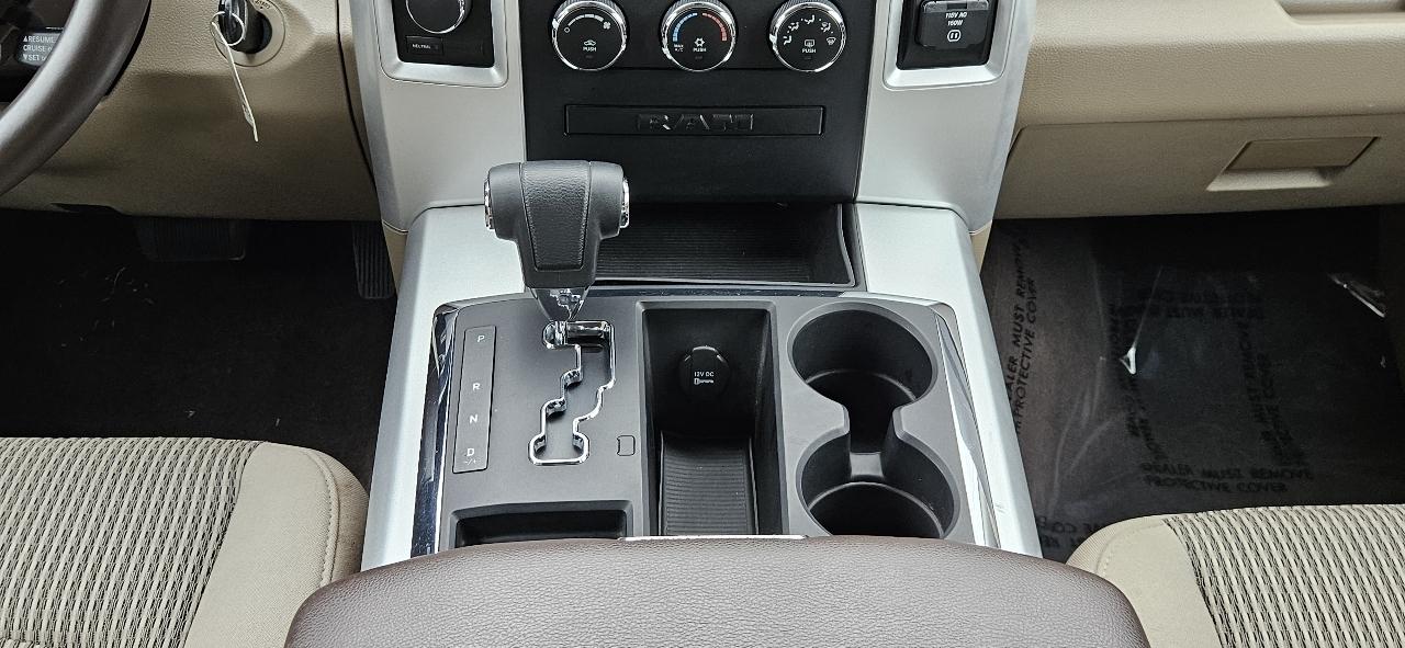 RAM 1500 4WD Crew Cab 140.5" Big Horn 2011