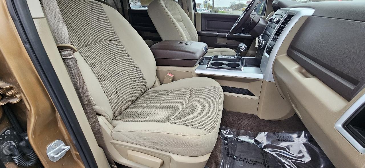 RAM 1500 4WD Crew Cab 140.5" Big Horn 2011