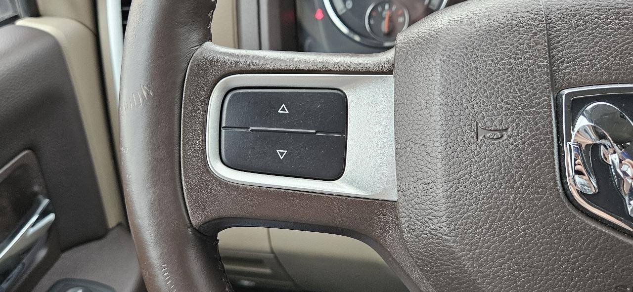 RAM 1500 4WD Crew Cab 140.5" Big Horn 2011