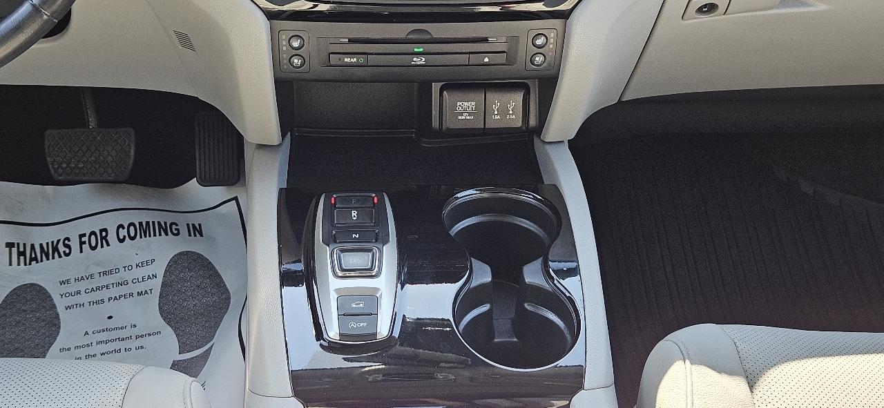 Honda Pilot AWD 4dr Elite w/RES & Navi 2016