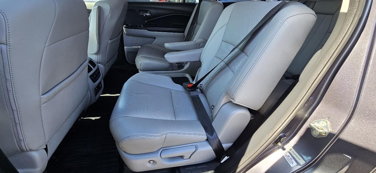 Honda Pilot AWD 4dr Elite w/RES & Navi 2016