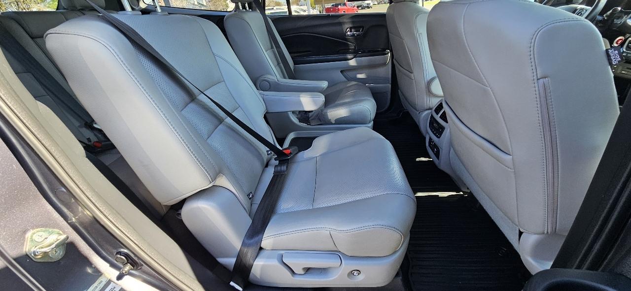 Honda Pilot AWD 4dr Elite w/RES & Navi 2016