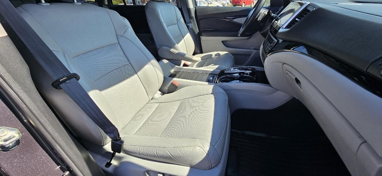 Honda Pilot AWD 4dr Elite w/RES & Navi 2016