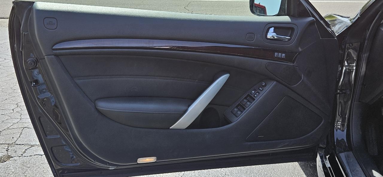 Infiniti G37 Convertible 2dr Sport 2012