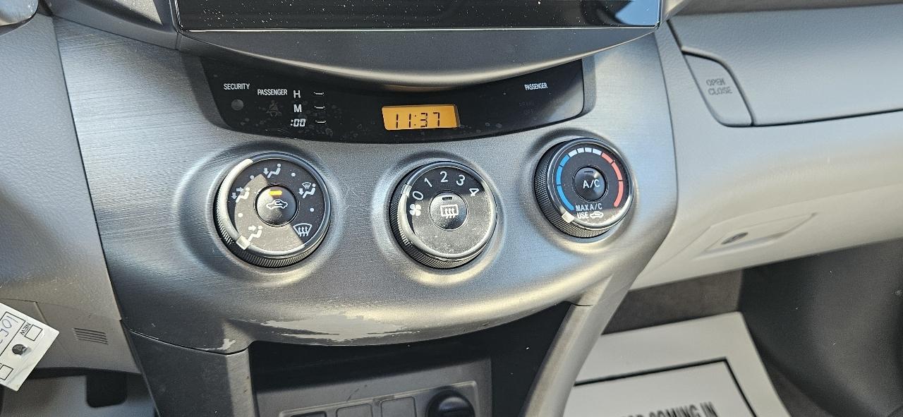 Toyota RAV4 FWD 4dr 4-cyl 4-Spd AT (Natl) 2011