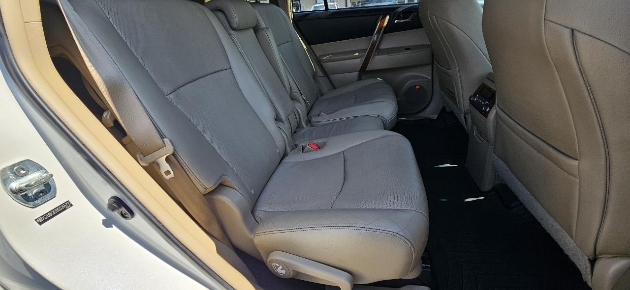 Toyota Highlander 4WD 4dr V6 Limited (Natl) 2013