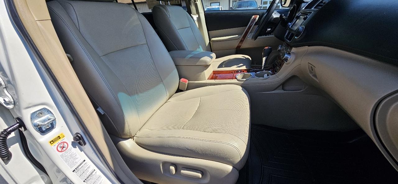 Toyota Highlander 4WD 4dr V6 Limited (Natl) 2013
