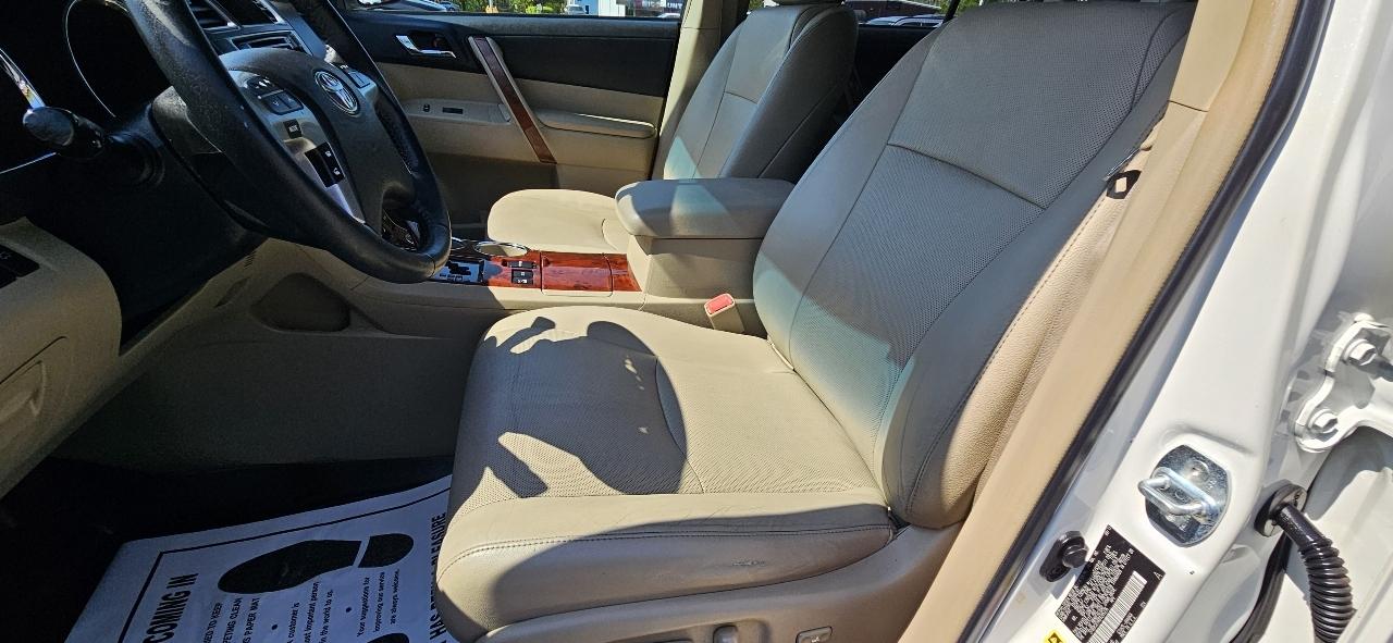 Toyota Highlander 4WD 4dr V6 Limited (Natl) 2013