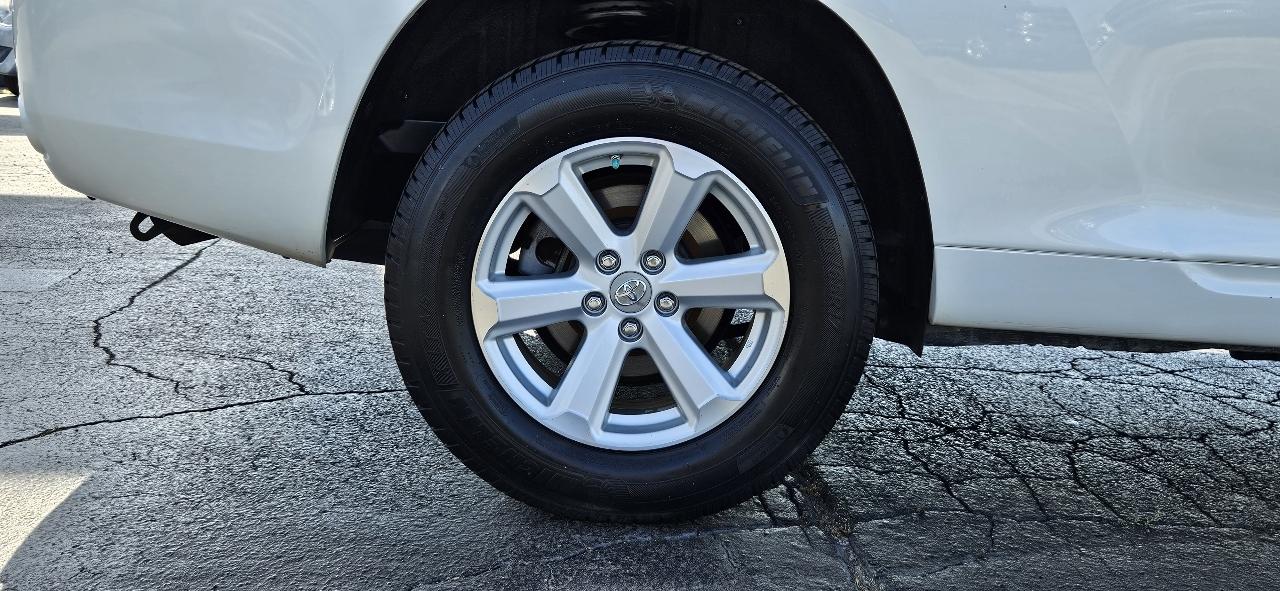 Toyota Highlander FWD 4dr Base (Natl) 2008