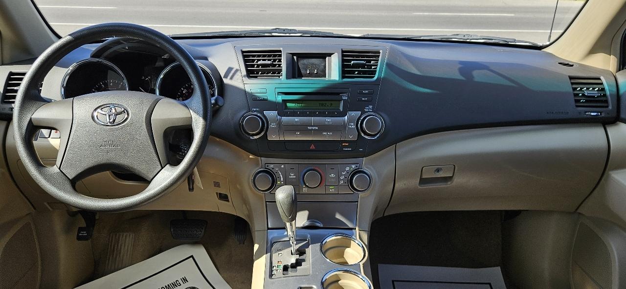 Toyota Highlander FWD 4dr Base (Natl) 2008