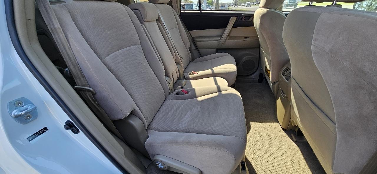 Toyota Highlander FWD 4dr Base (Natl) 2008