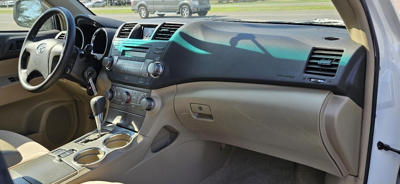 Toyota Highlander FWD 4dr Base (Natl) 2008