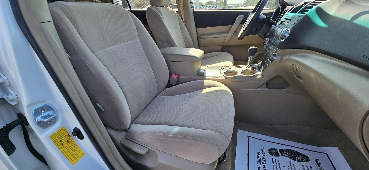 Toyota Highlander FWD 4dr Base (Natl) 2008