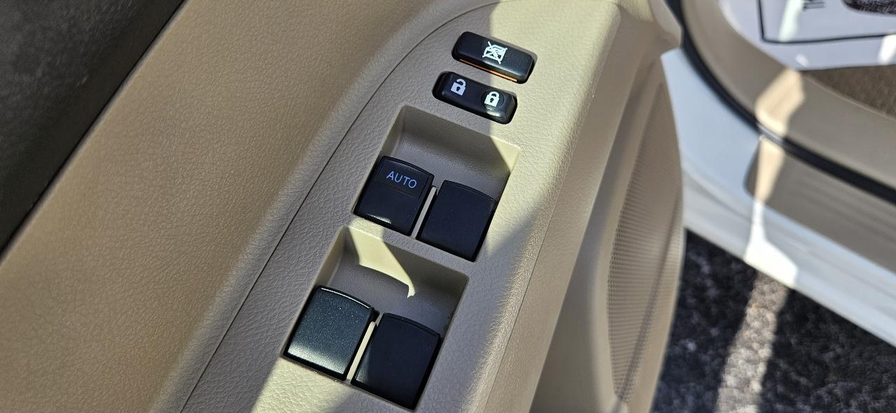 Toyota Highlander FWD 4dr Base (Natl) 2008