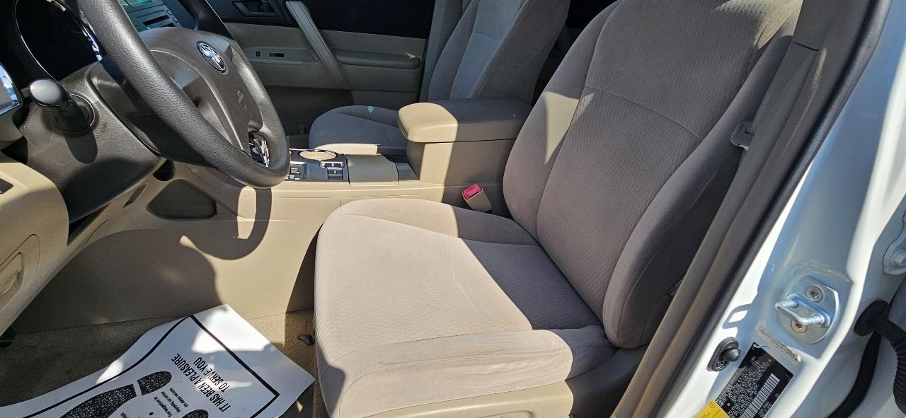 Toyota Highlander FWD 4dr Base (Natl) 2008