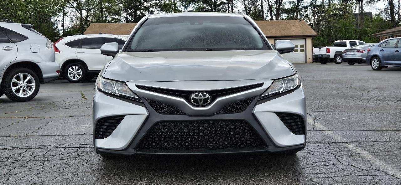 Toyota Camry SE Auto (Natl) 2018