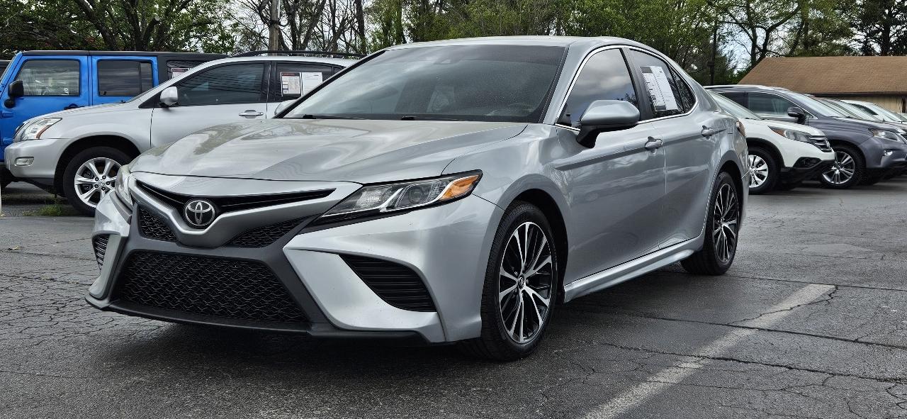 Toyota Camry SE Auto (Natl) 2018