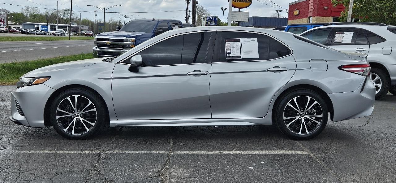 Toyota Camry SE Auto (Natl) 2018
