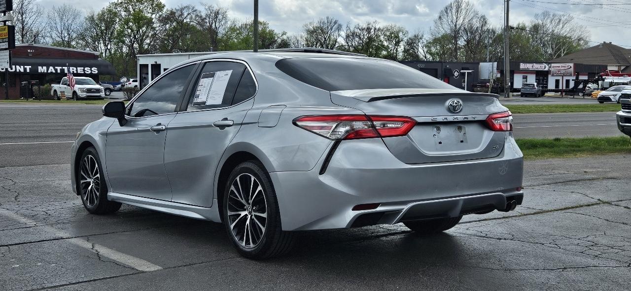 Toyota Camry SE Auto (Natl) 2018
