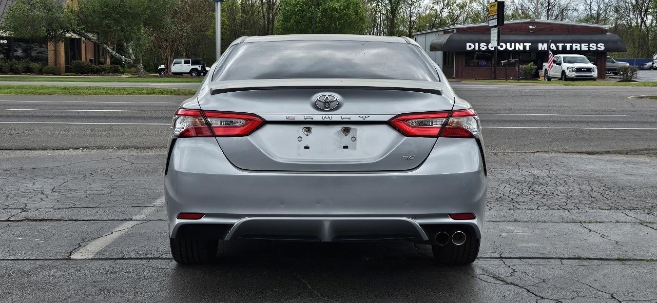 Toyota Camry SE Auto (Natl) 2018