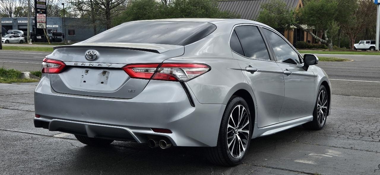 Toyota Camry SE Auto (Natl) 2018