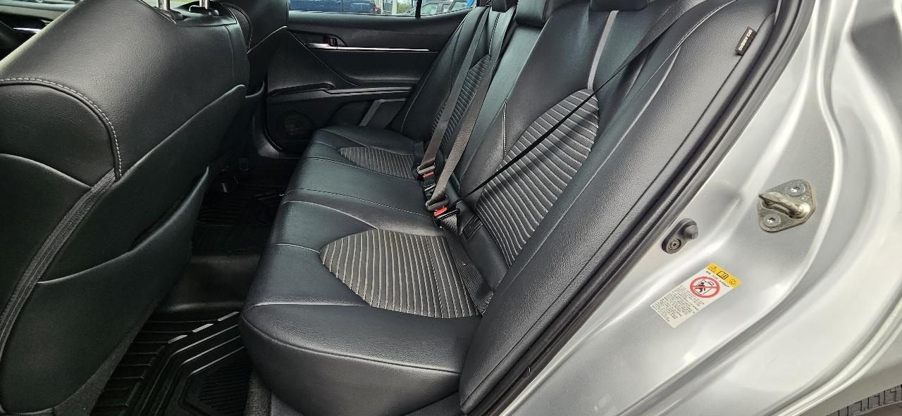 Toyota Camry SE Auto (Natl) 2018