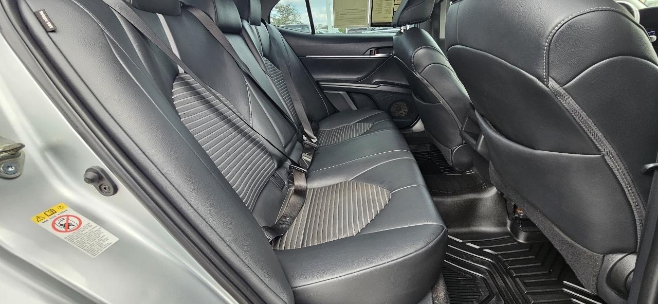 Toyota Camry SE Auto (Natl) 2018