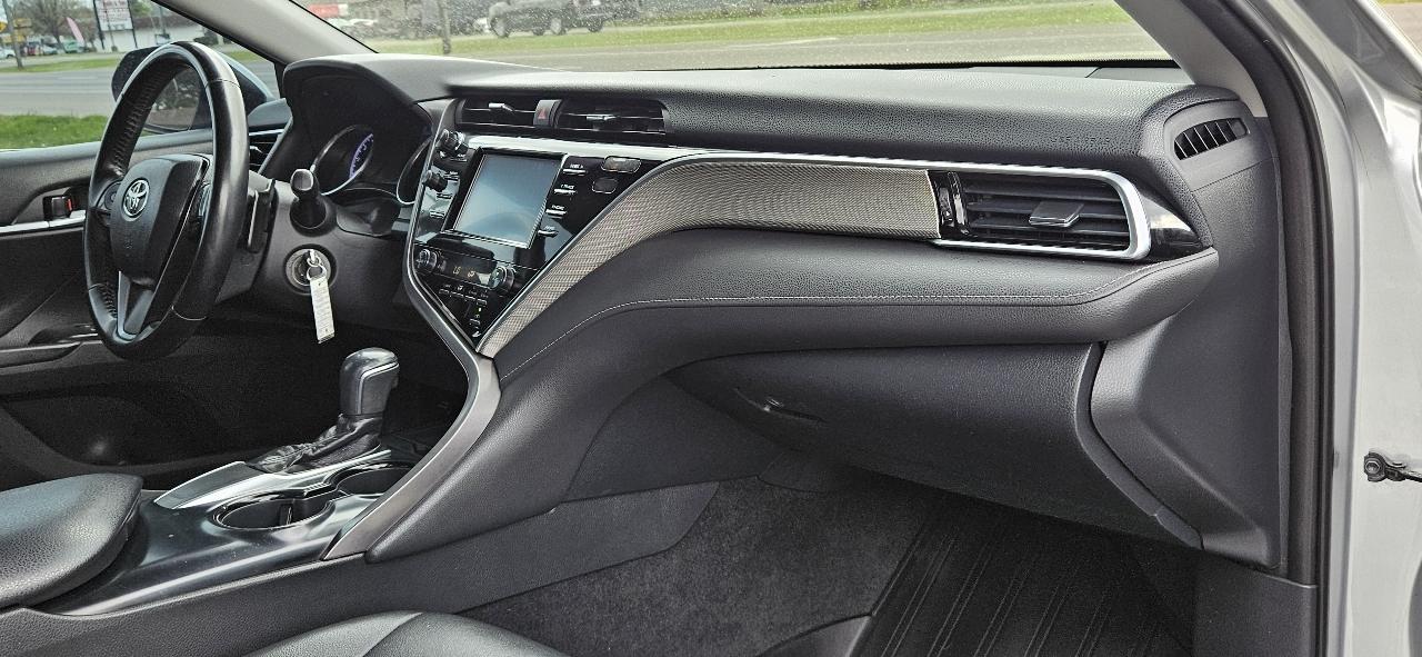 Toyota Camry SE Auto (Natl) 2018