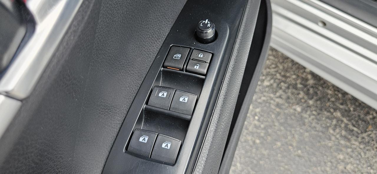 Toyota Camry SE Auto (Natl) 2018