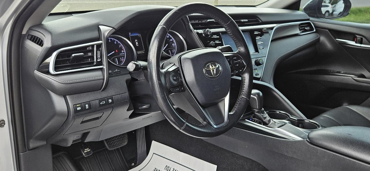 Toyota Camry SE Auto (Natl) 2018