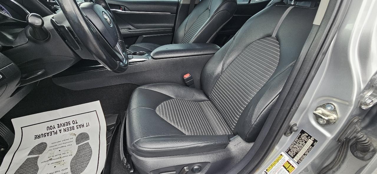 Toyota Camry SE Auto (Natl) 2018