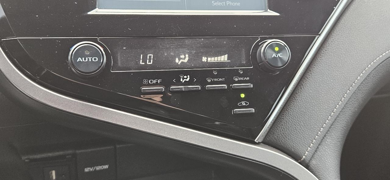 Toyota Camry SE Auto (Natl) 2018