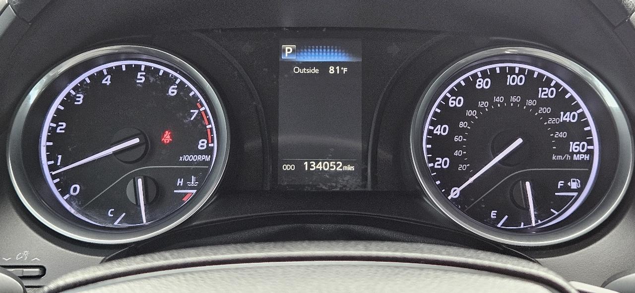 Toyota Camry SE Auto (Natl) 2018