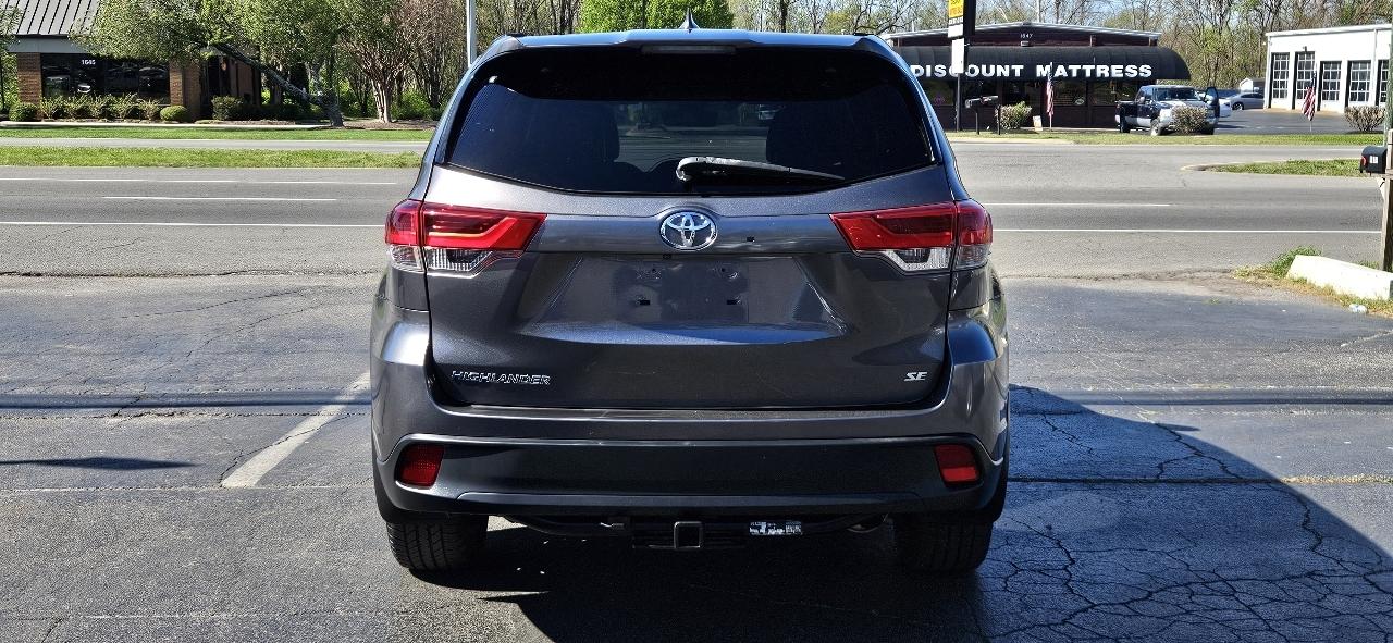 Toyota Highlander SE 4D SUV FWD 2018