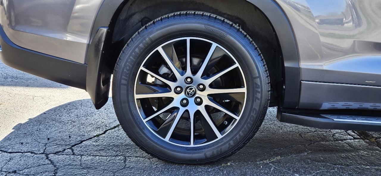 Toyota Highlander SE 4D SUV FWD 2018