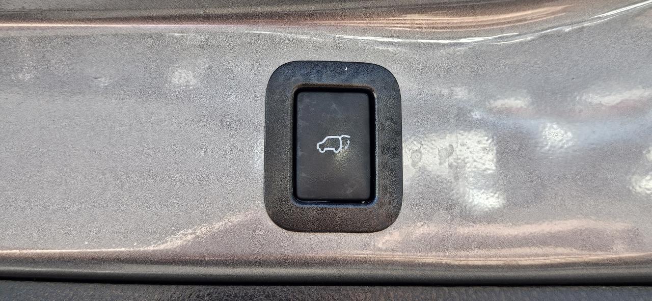 Toyota Highlander SE 4D SUV FWD 2018