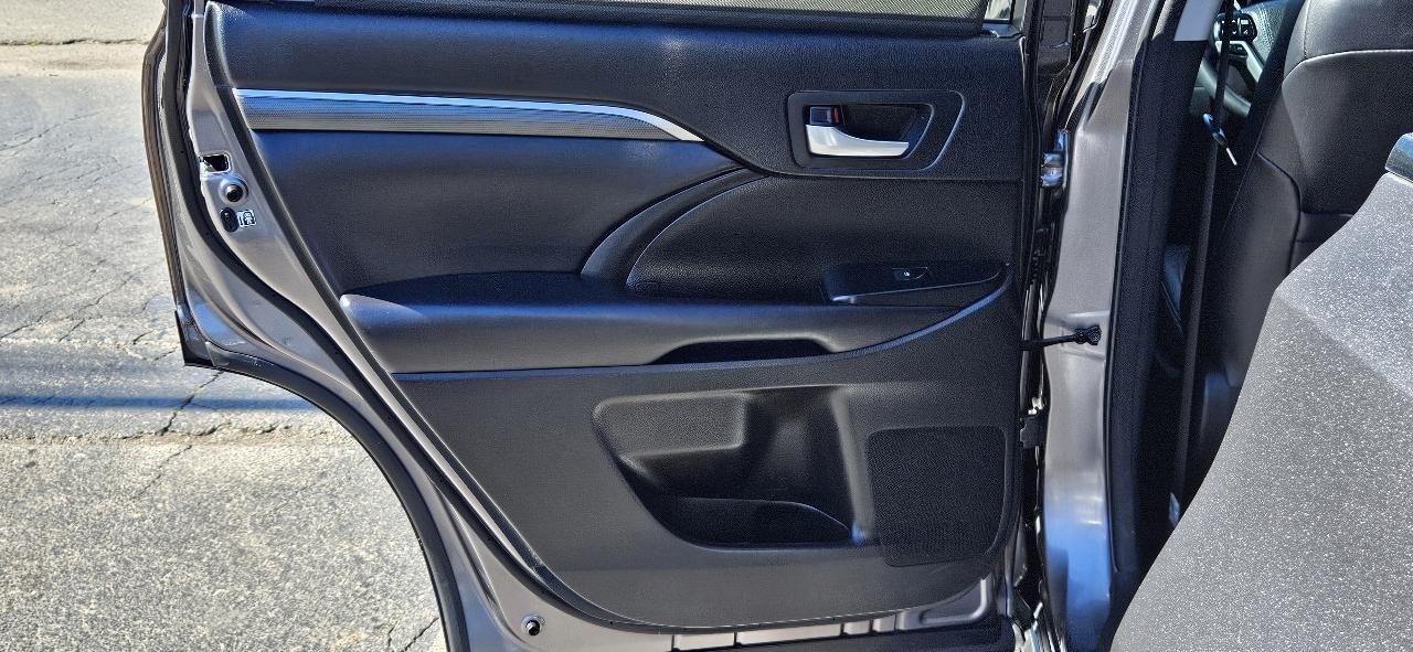 Toyota Highlander SE 4D SUV FWD 2018