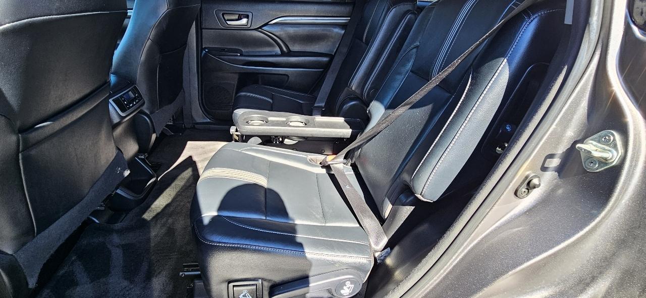 Toyota Highlander SE 4D SUV FWD 2018