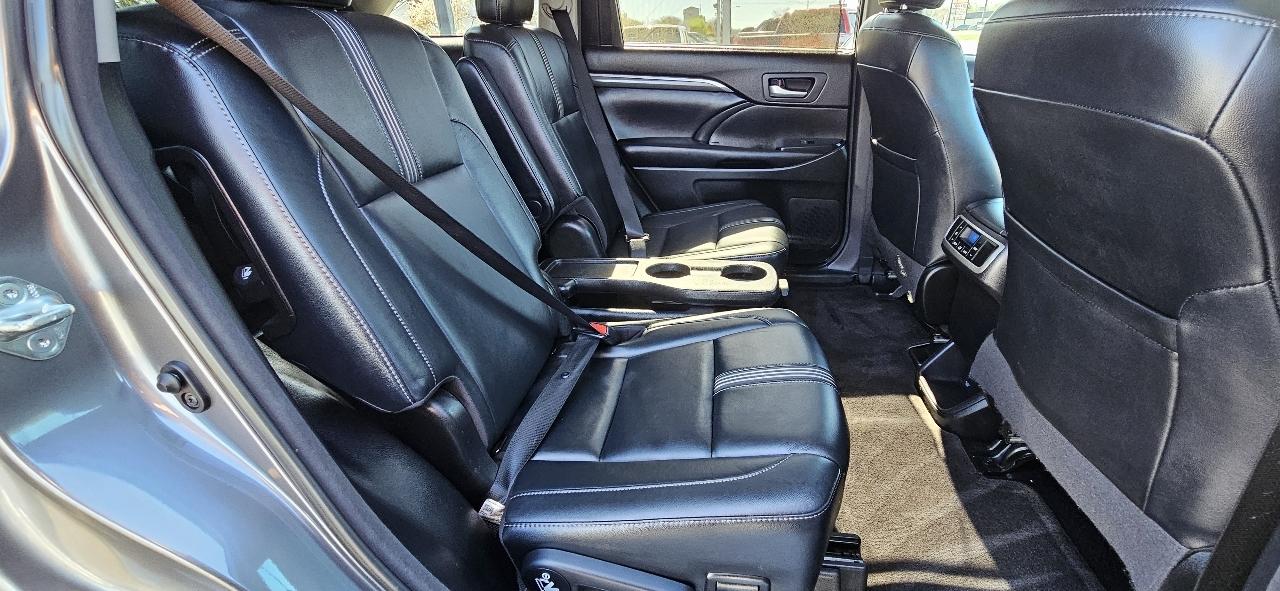 Toyota Highlander SE 4D SUV FWD 2018