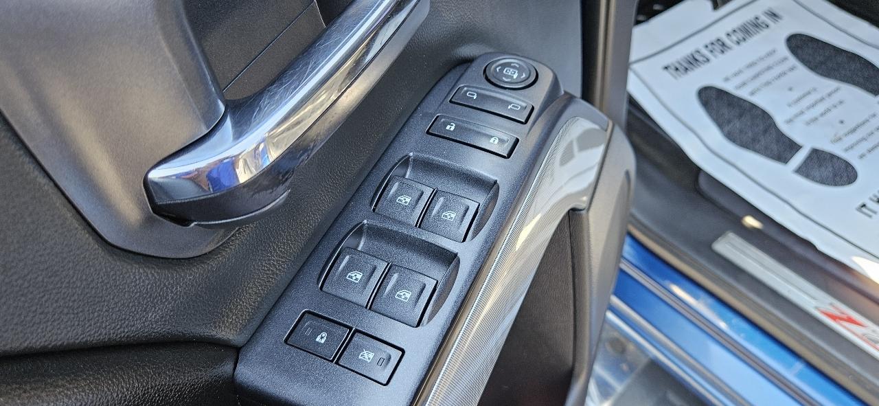 Chevrolet Silverado 2500HD 4WD Crew Cab 153.7" LT 2015