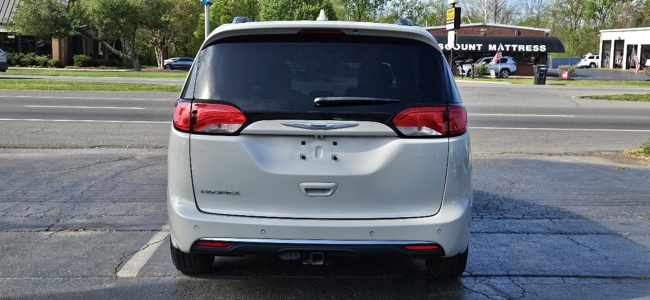 Chrysler Pacifica Touring L Plus FWD 2020