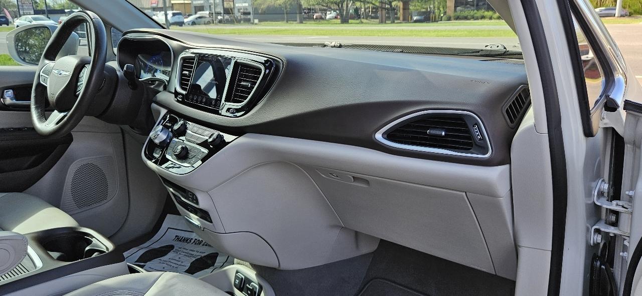 Chrysler Pacifica Touring L Plus FWD 2020