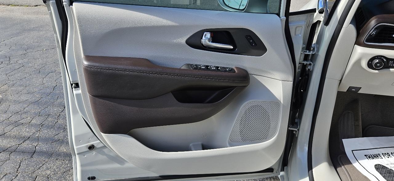 Chrysler Pacifica Touring L Plus FWD 2020