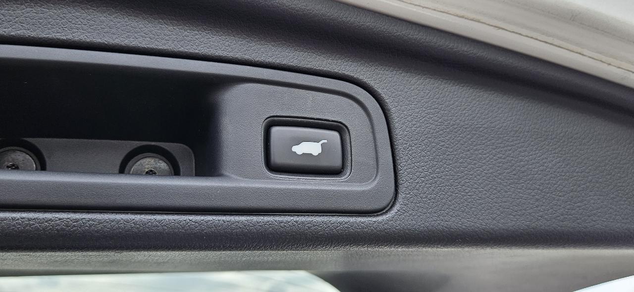 Honda Pilot 2WD 4dr Touring w/RES & Navi 2016