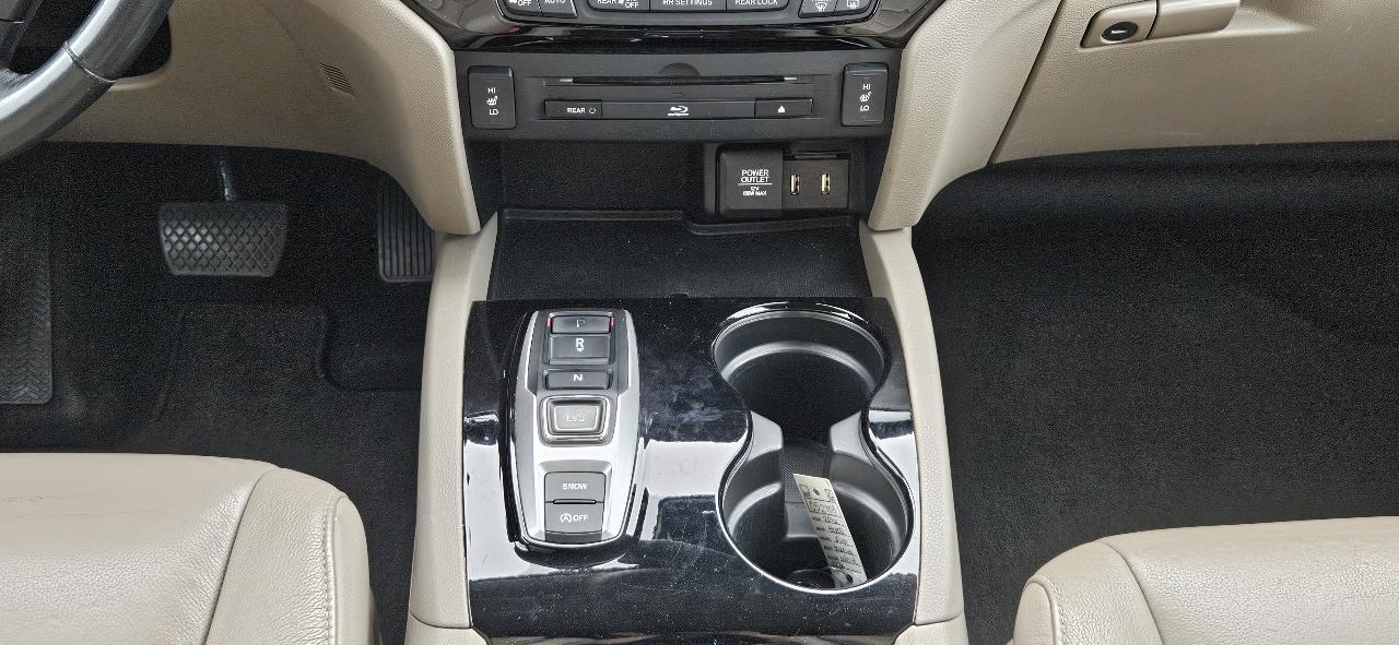 Honda Pilot 2WD 4dr Touring w/RES & Navi 2016